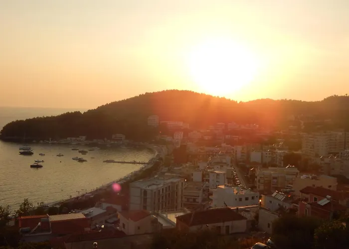 Bel Air Aparthotel Himare