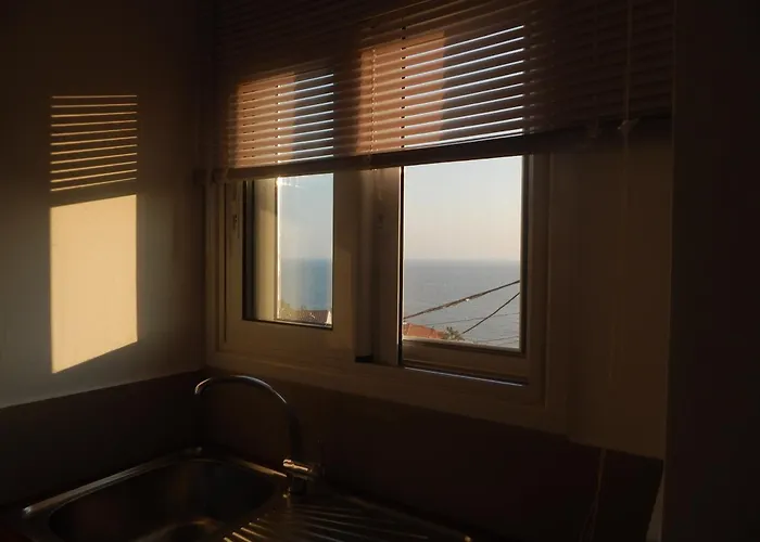 Bel Air Aparthotel Himare