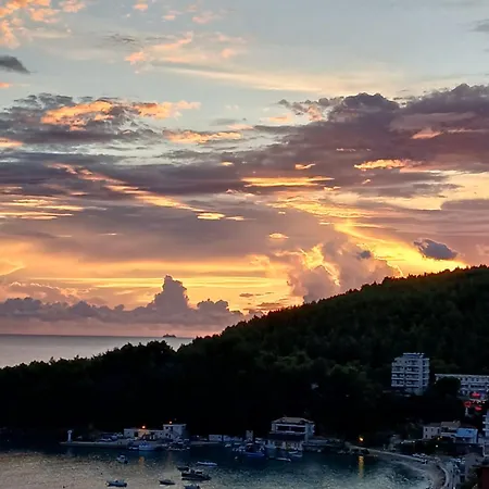 Bel Air Lägenhetshotell Himare